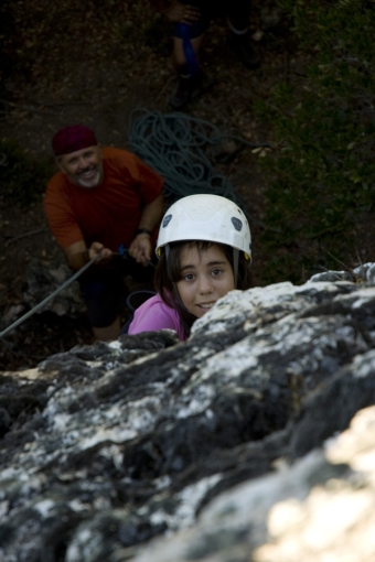 Acampada y actividades del grupo de Montañeros.