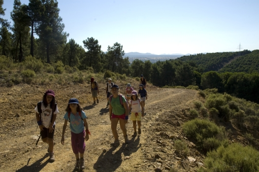 Marcha del grupo de pequeños y medianos.